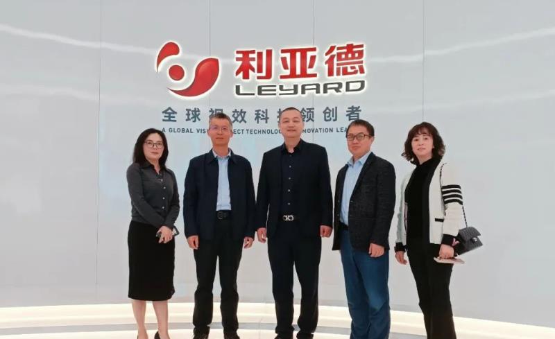 一博科技董事长汤昌茂一行赴J9.COM南方总部参观调查