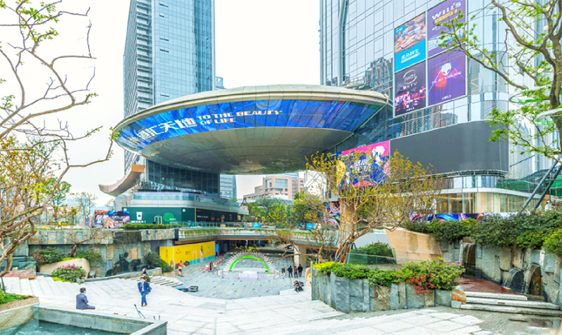 成都港汇新世界LED格栅屏项目 